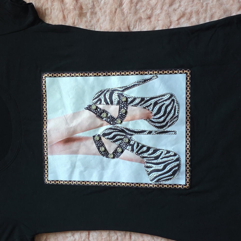 ITZON Elegant Black Tee with Zebra Print Heels Design